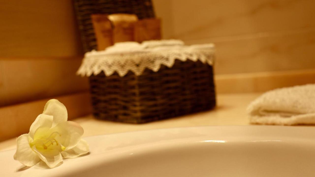 A Casa Di Grace Bed & Breakfast Basiglio Dış mekan fotoğraf